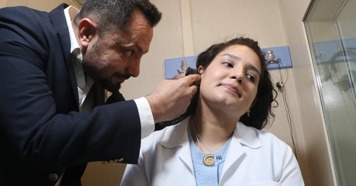 Yanlış Ilaçla Işitme Kaybı Yaşayan Selen Doktor Oldu (2)