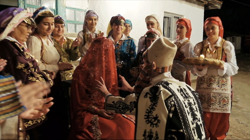 “Yüksek Yüksek Tepelere” Türküsünün Hüzünlü Hikâyesi! Yüksek Yüksek Tepelere Türküsünün Hikayesi Gerçek Mi (2)