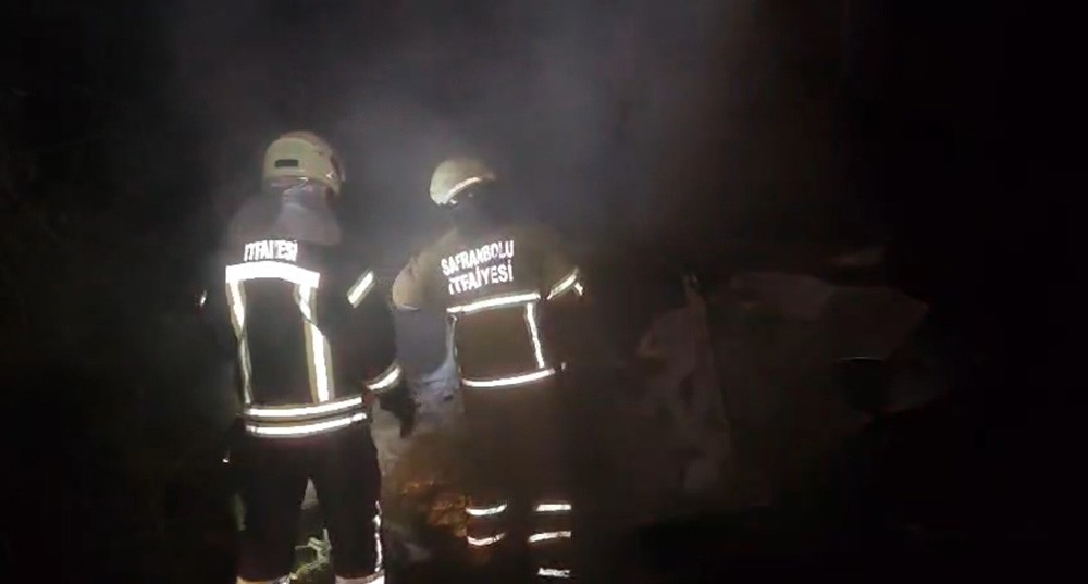 Ağaca Çarpan Araç Alev Alev Yandı (2)