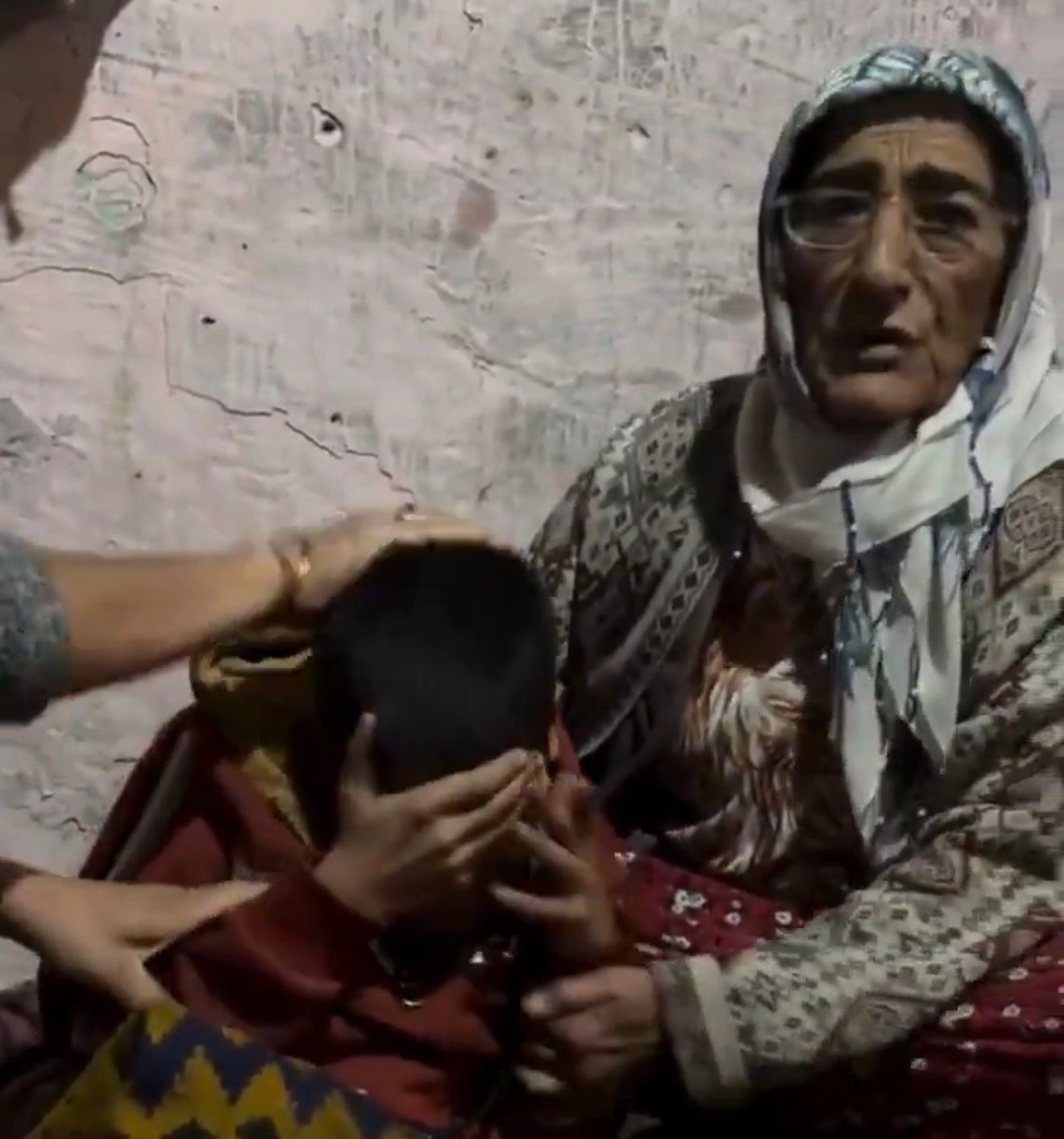 Ankara’da 11 Yaşındaki Engelli Çocuk, Amcası Tarafından Yıllarca Güvercin Kümesinde Tutulmuş Halde Bulundu. Çocuk Koruma Altına Alındı, Amca Aranıyor (1)