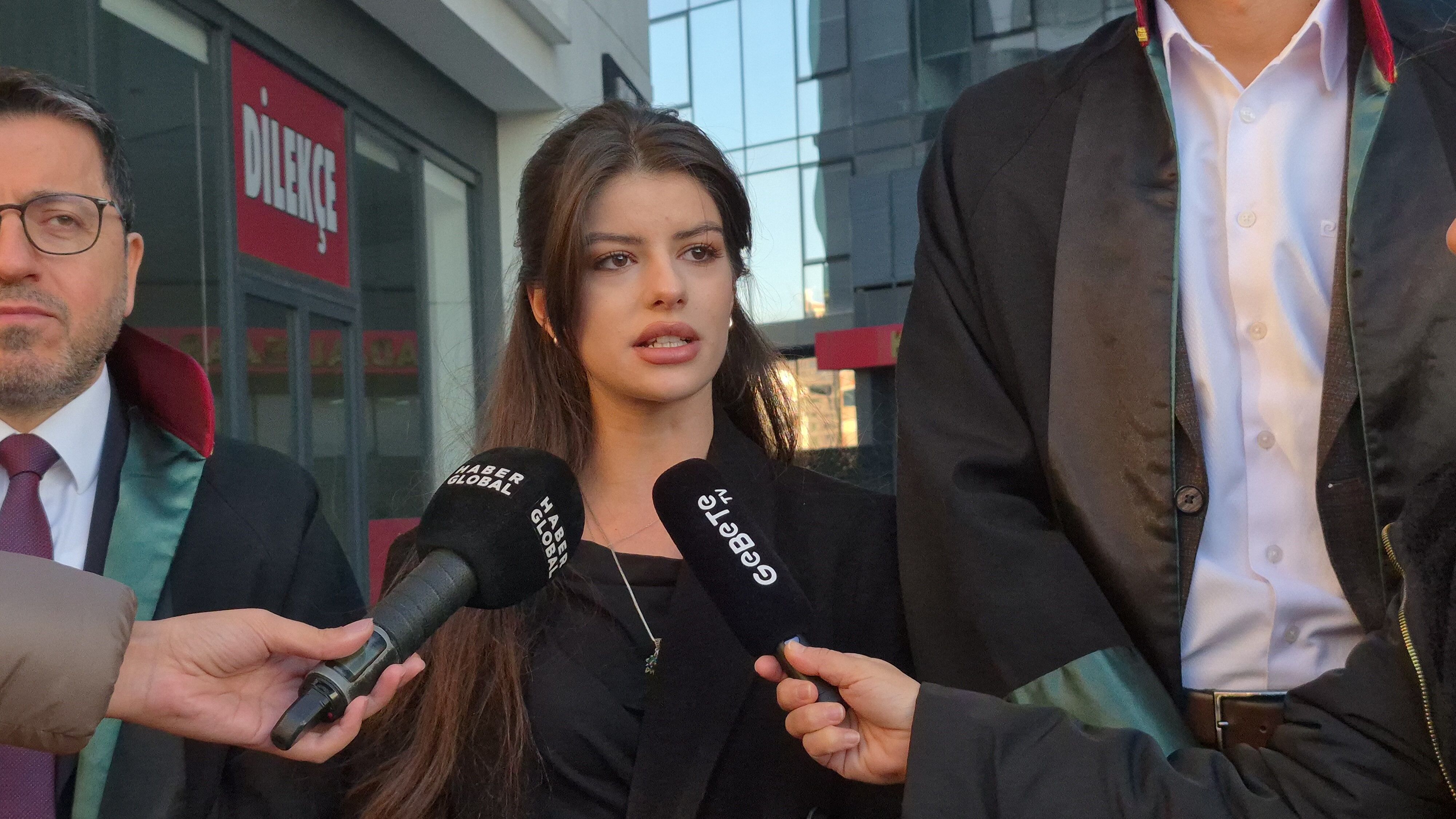 Ayşe Tokyaz Cinayeti Davasında Üçüncü Günde Ara Karar Açıklandı. Mahkeme, Cemil Koç Dahil Tüm Sanıkların Tutukluluk Halinin Devamına Karar Verdi (2)