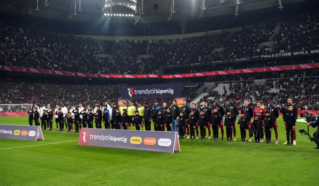 Beşiktaş Gaziantep Fk İlk Yarı Özeti (1)