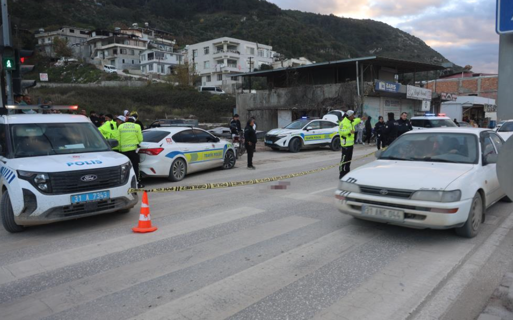 Beton Mikserinin Ezdiği Motosikletteki 13 Yaşındaki Çocuk Hayatını Kaybetti, 2 Kişi Yaralandı (3)