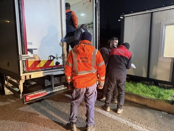 Bursa Balık Hali’nde Şafak Operasyonu! 615 Kilo İstavrite El Konuldu (3)