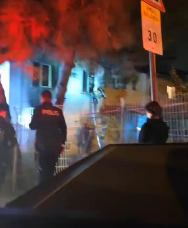 Bursa’da 2. Kattaki Evde Yangın! (1)