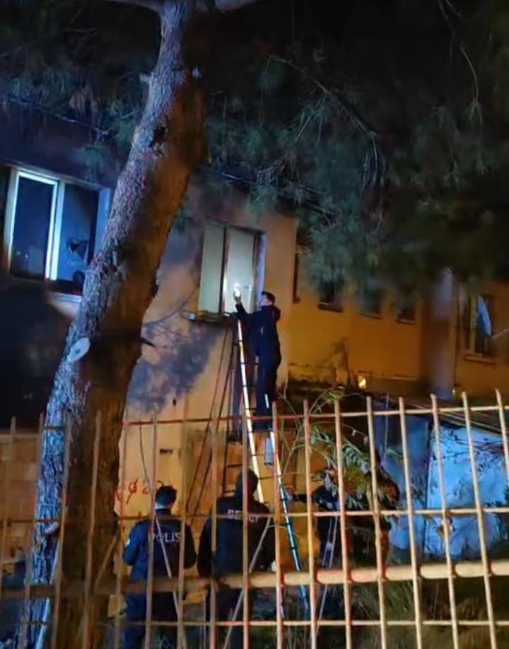 Bursa’da 2. Kattaki Evde Yangın! (2)