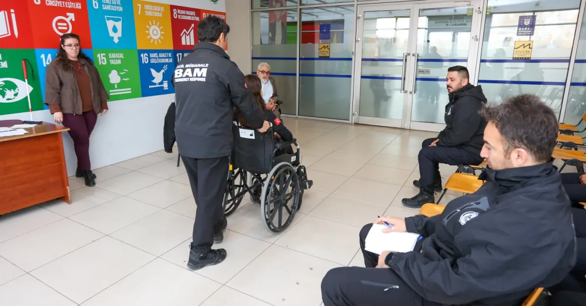 Bursa’da Bam Ekibine Engelli Bireyler İçin Afet Eğitimi (2)