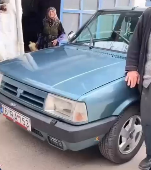 Bursa'da Battaniye Altındaki Efsane! 32 Yıl Sonra Gözyaşı Dökerek Ayrıldı (5)