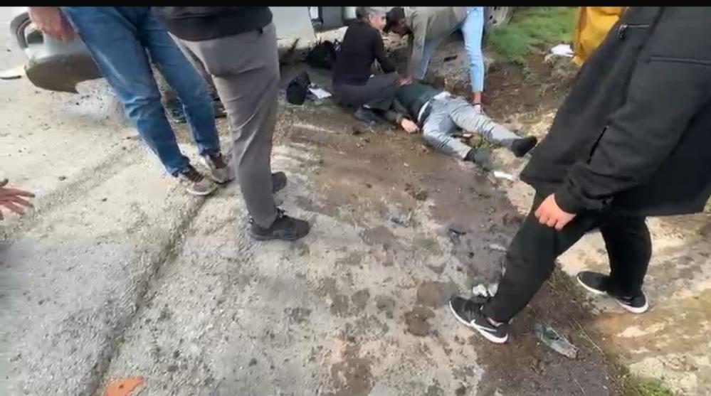 Bursa'da Can Pazarı Yaşandı! Şeker Pancarı Tırı İki Aracı Biçti (3)