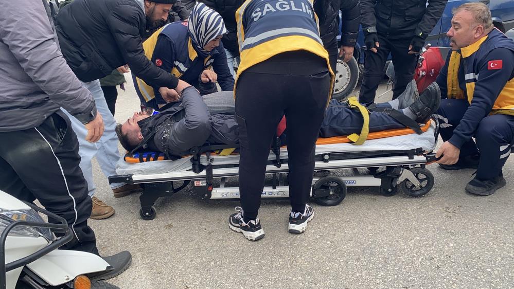 Bursa’da Feci Kaza! Motosiklet Sürücüsü Ağır Yaralandı (3)