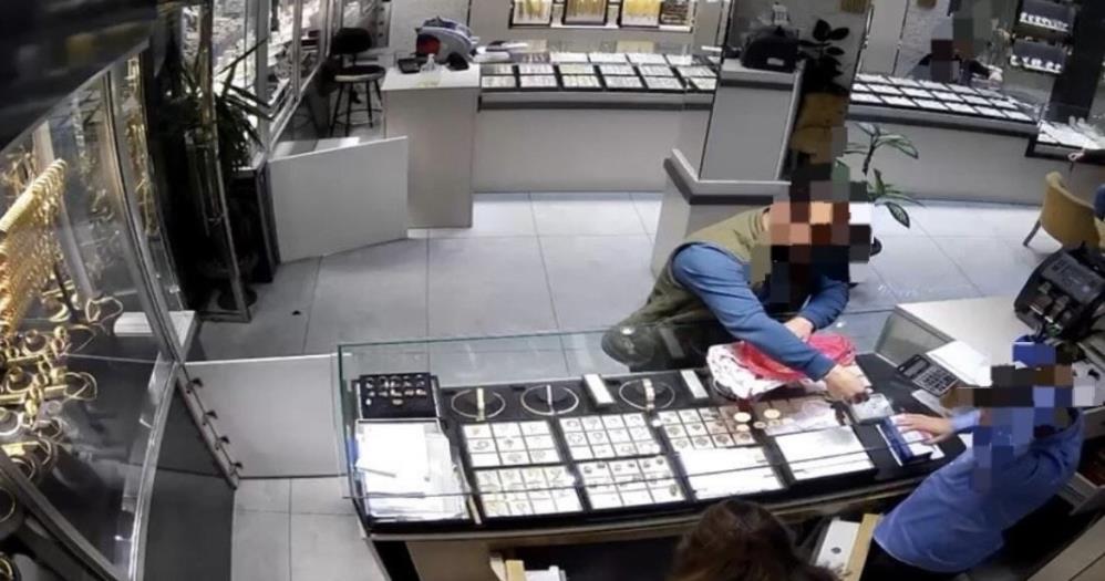 Bursa'da Kamera Kayıtlarını Da Çalıp Izini Kaybettirmek Istedi! (3)