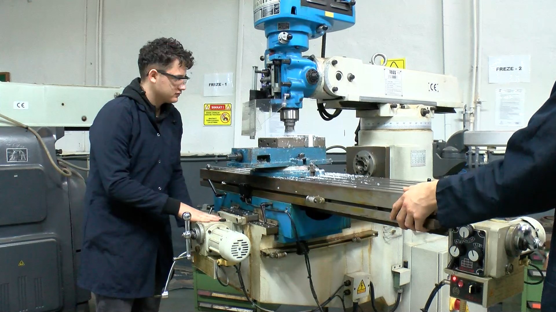 Bursa'da Öğrenciler Fabrika Gibi Üretiyor (6)