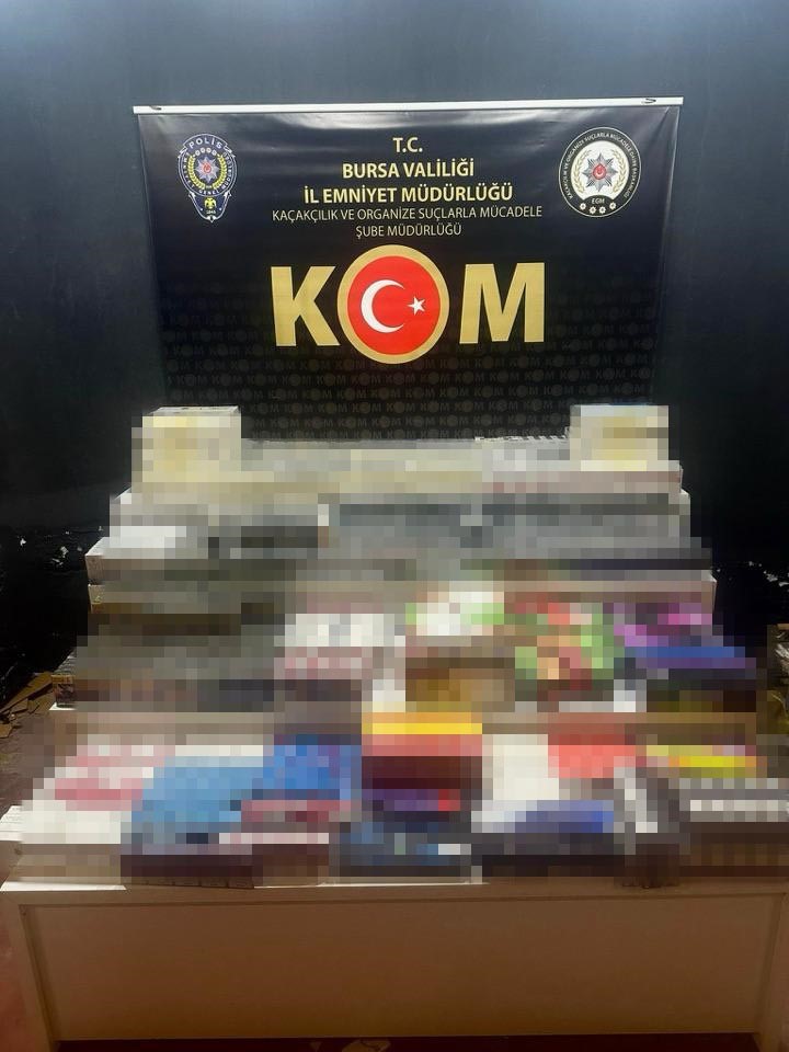 Bursa’da Osmangazi Ve Gürsu’da Düzenlenen Kaçak Sigara Operasyonlarında Binlerce Paket Gümrük Kaçağı Ürün Ele Geçirildi, 2 Şüpheli Gözaltına Alındı.