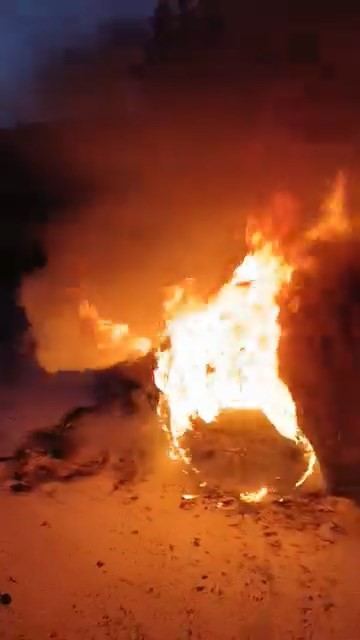 Bursa’da Seyir Halindeki Otomobil Alev Alev Yandı! (1)