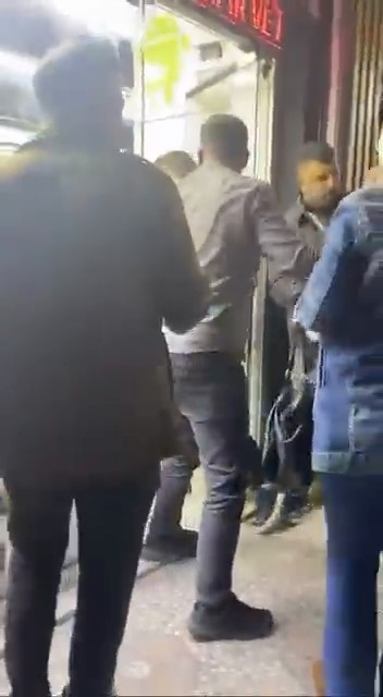 Bursa’da Telefoncuda Çıkan Tartışma Büyüyüp Kavgaya Dönüştü (1)