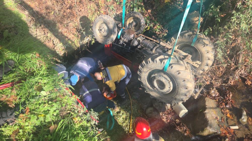 Bursa'da Traktör Dereye Uçtu! (3)