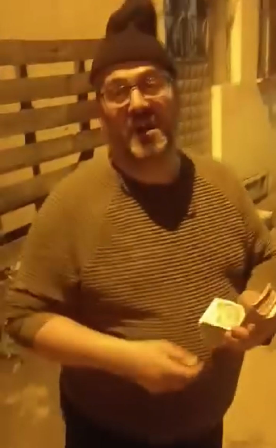 Bursa'da Yolda Buldu, Sahibini Aradı! Tereddüt Etmeden Teslim Etti (1)