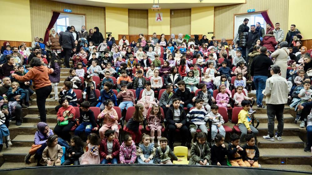 Bursa'nın O Ilçesinde Çocuklara Her Pazar Ücretsiz Tiyatro! (3)