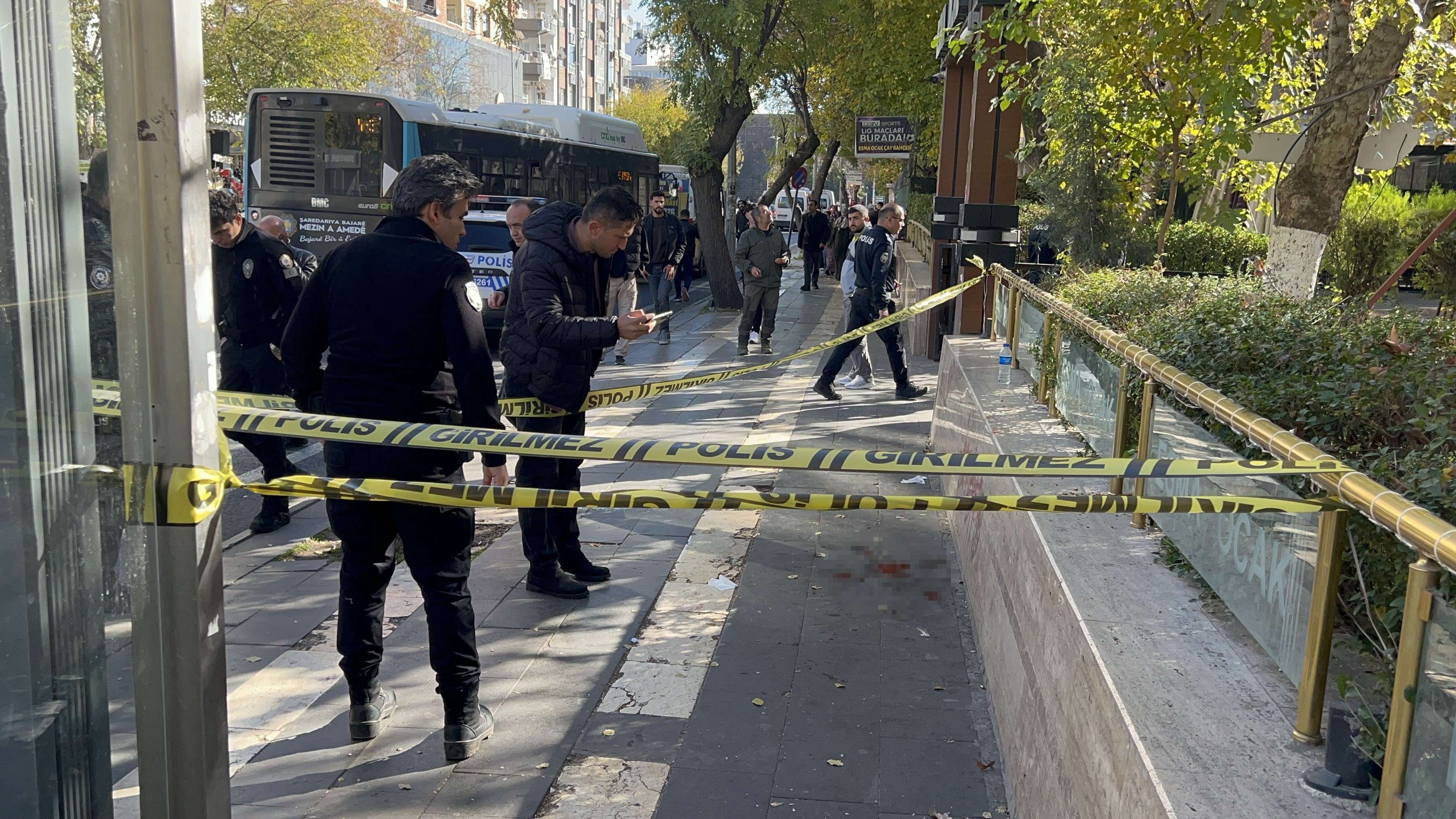 Eşini Rahatsız Eden Adama Tuzak Kurup Ayağından Kurşunladı (3)