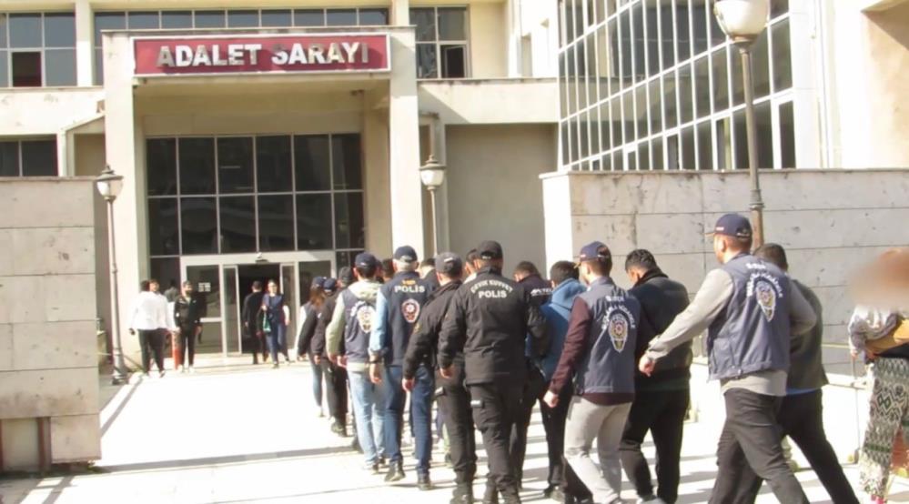 Ev Hayalini Kabusa Çeviren İlk Evim Operasyon! (2)