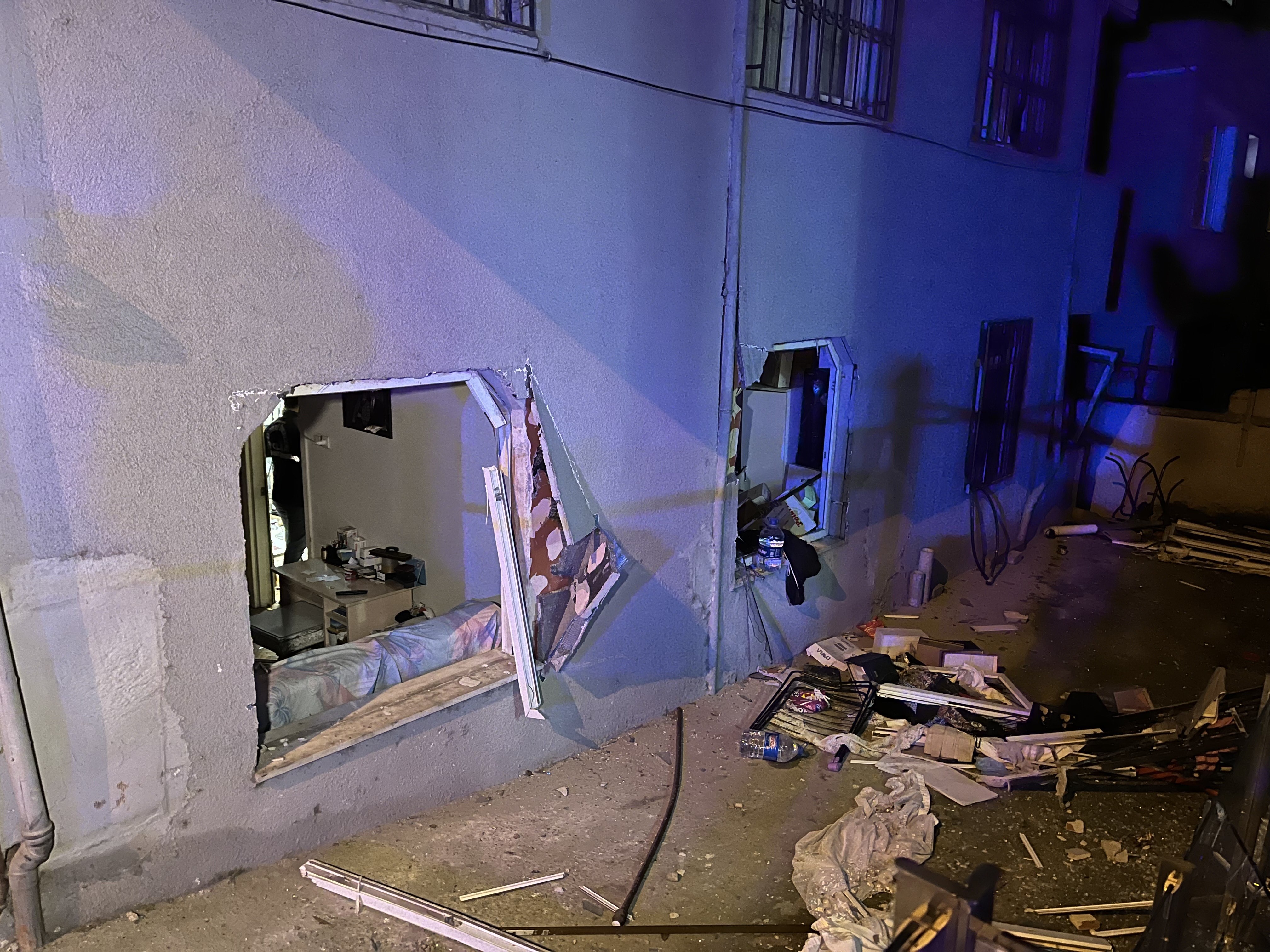 Güngören’de 6 Katlı Binada Patlama (1)