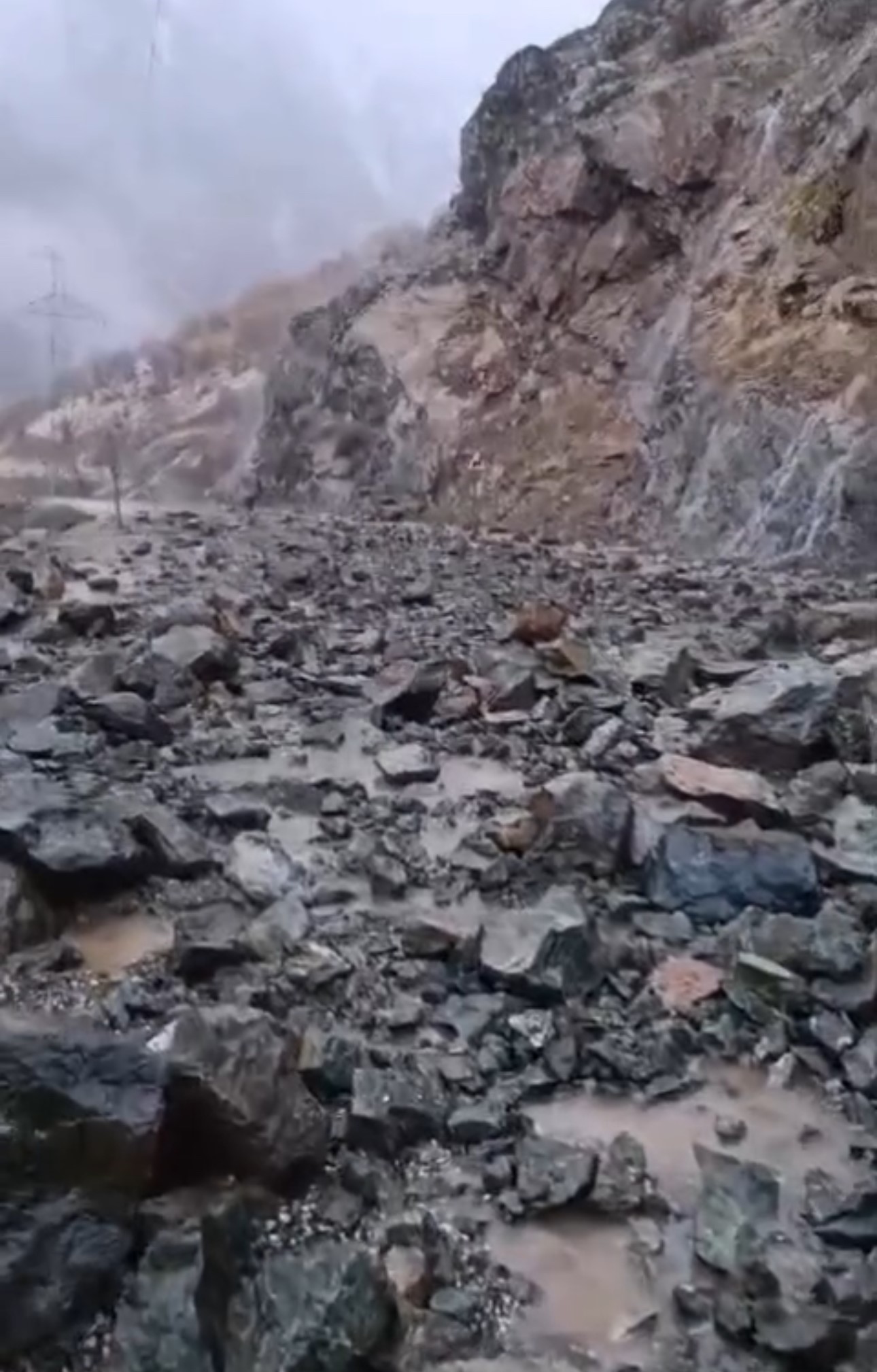 Hakkari'de Heyelan (1)