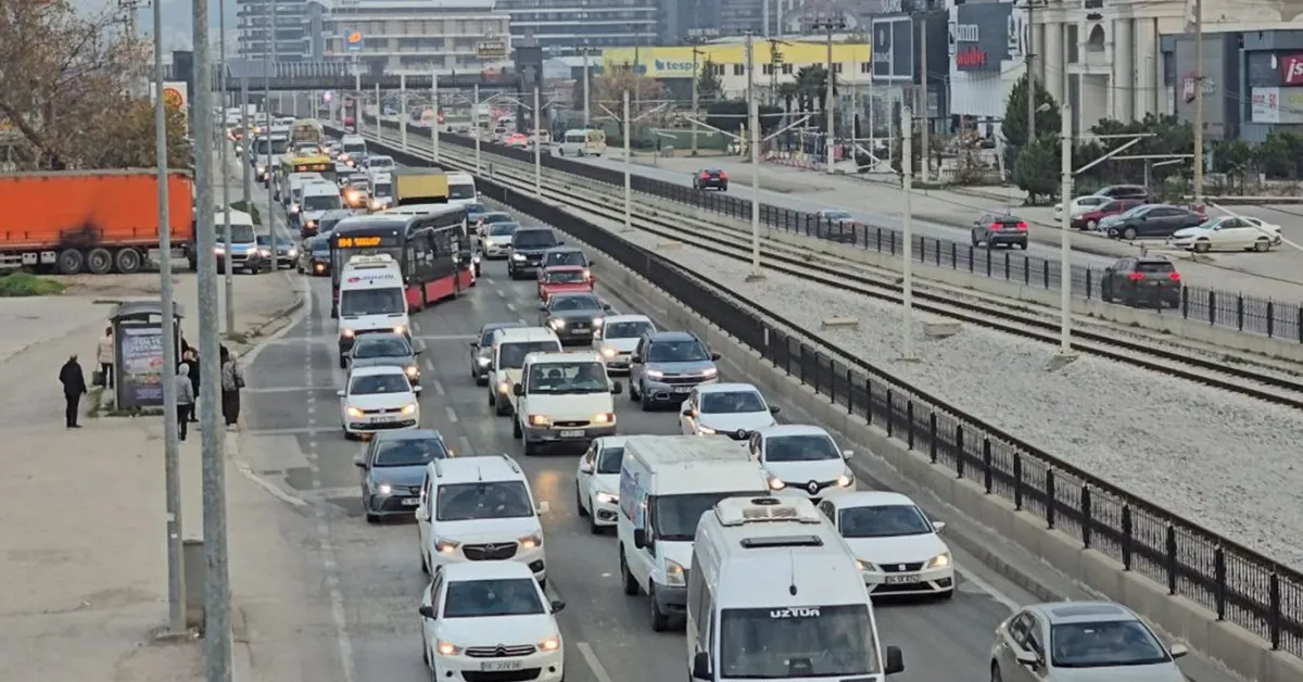 Hüda Par Bursa İl Başkanı Aras’tan Trafik Eleştirisi (2) Gencgazete