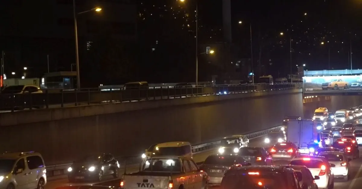 Hüda Par Bursa İl Başkanı Aras’tan Trafik Eleştirisi (5) Gencgazete