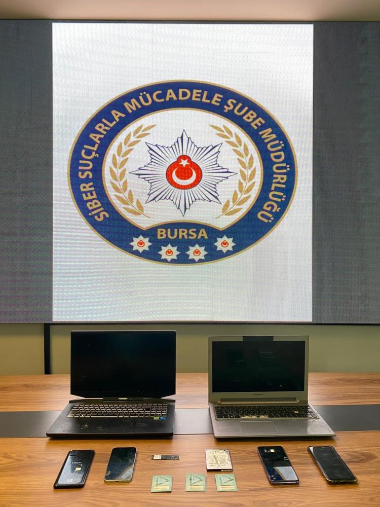 Hukuk Öğrencisi Sahte Toki̇ Sitesiyle Onlarca Kişiyi Dolandırdı (2)