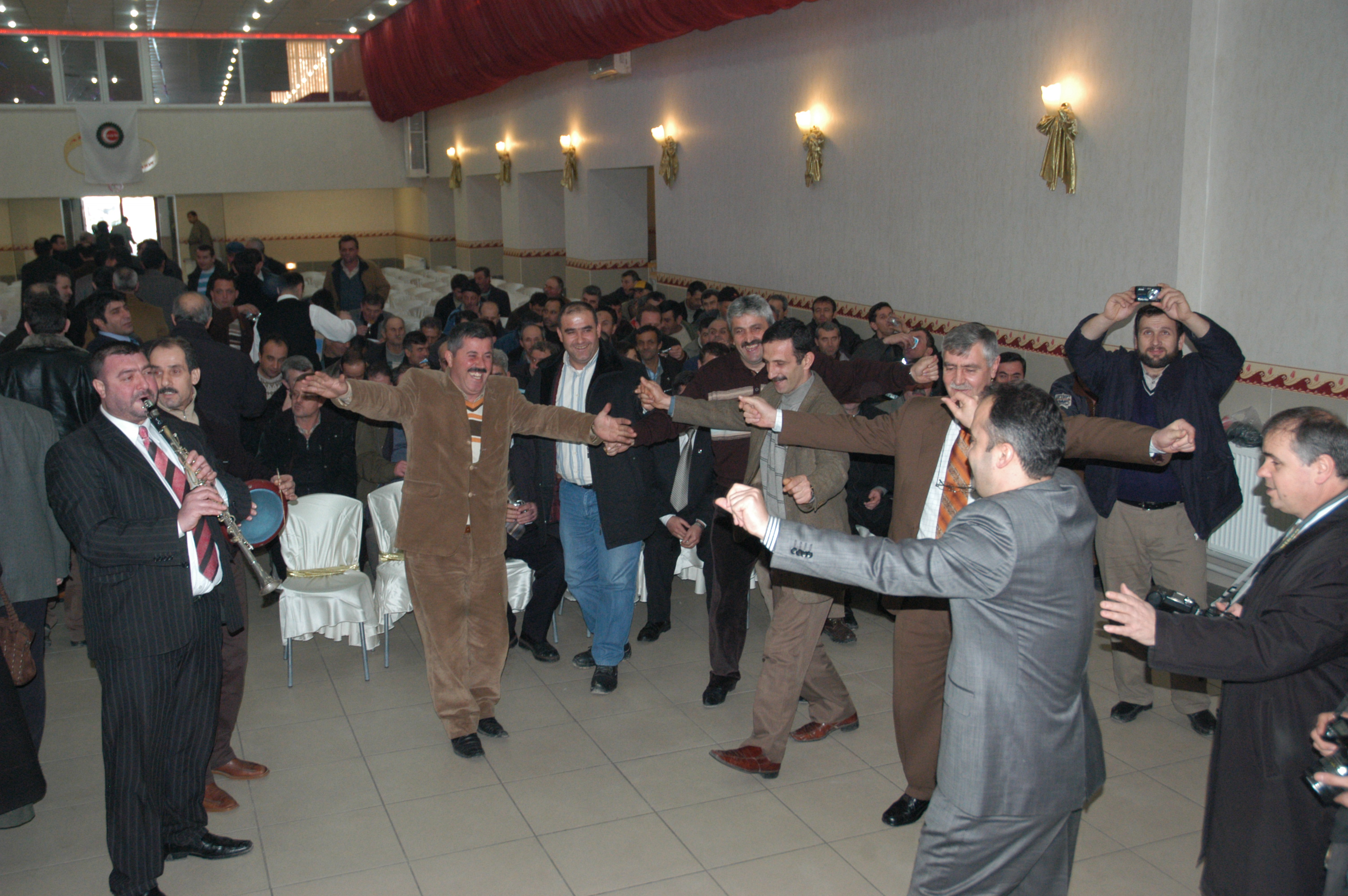 İnegöl Belediyesi Ile Hizmet İş Sendikası Arasında Mutlu Arşi̇v Haber 2008 Gençgazete Son (3)