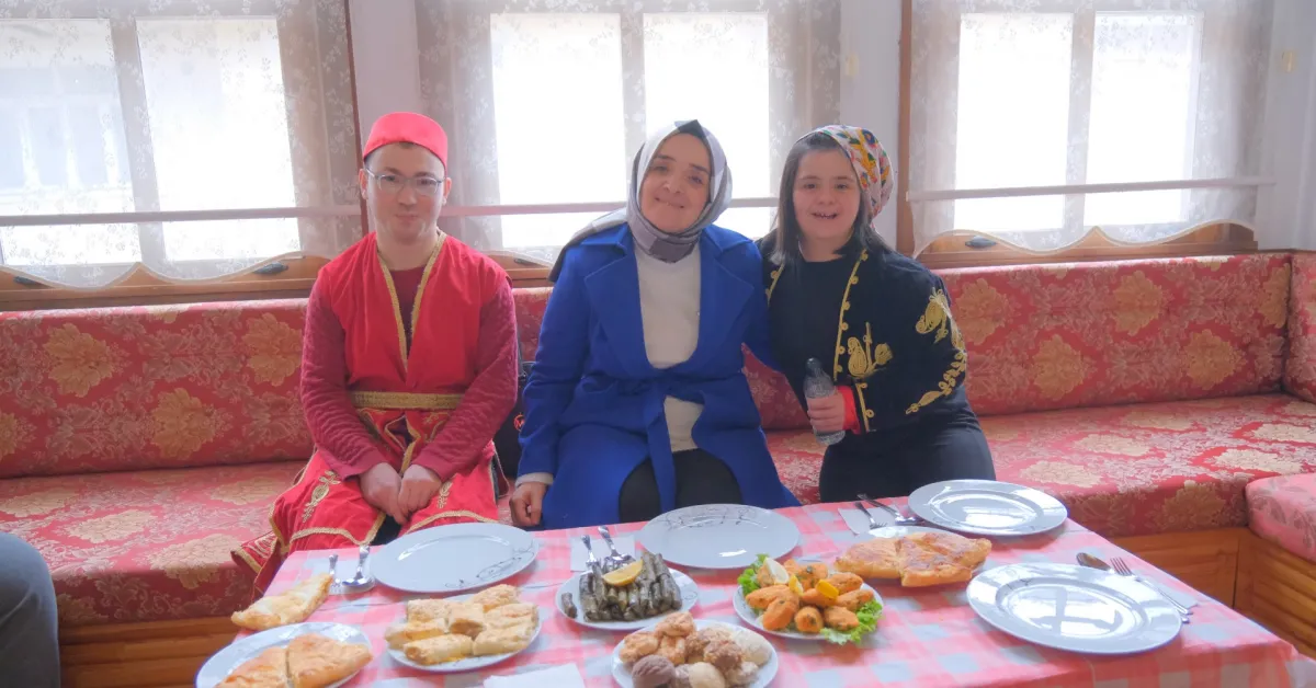 İnegöl Engelsiz Yaşam Merkezi'nde Yerli Malı Haftası Coşkuyla Kutlandı (3) Gencgazete