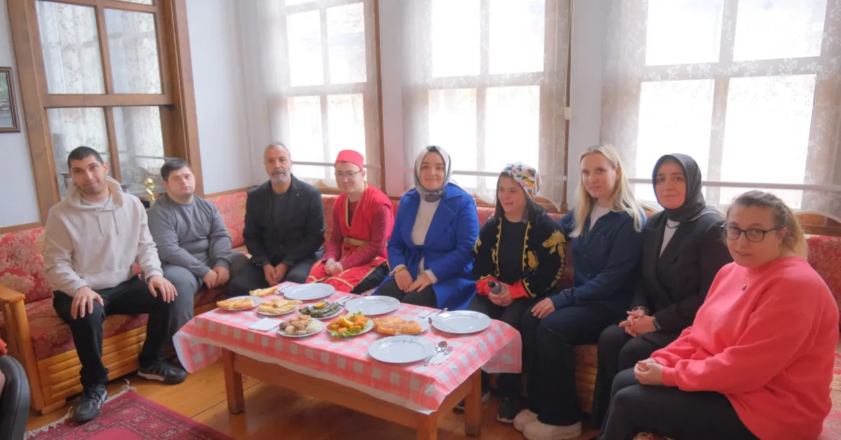 İnegöl Engelsiz Yaşam Merkezi'nde Yerli Malı Haftası Coşkuyla Kutlandı (4) Gencgazete