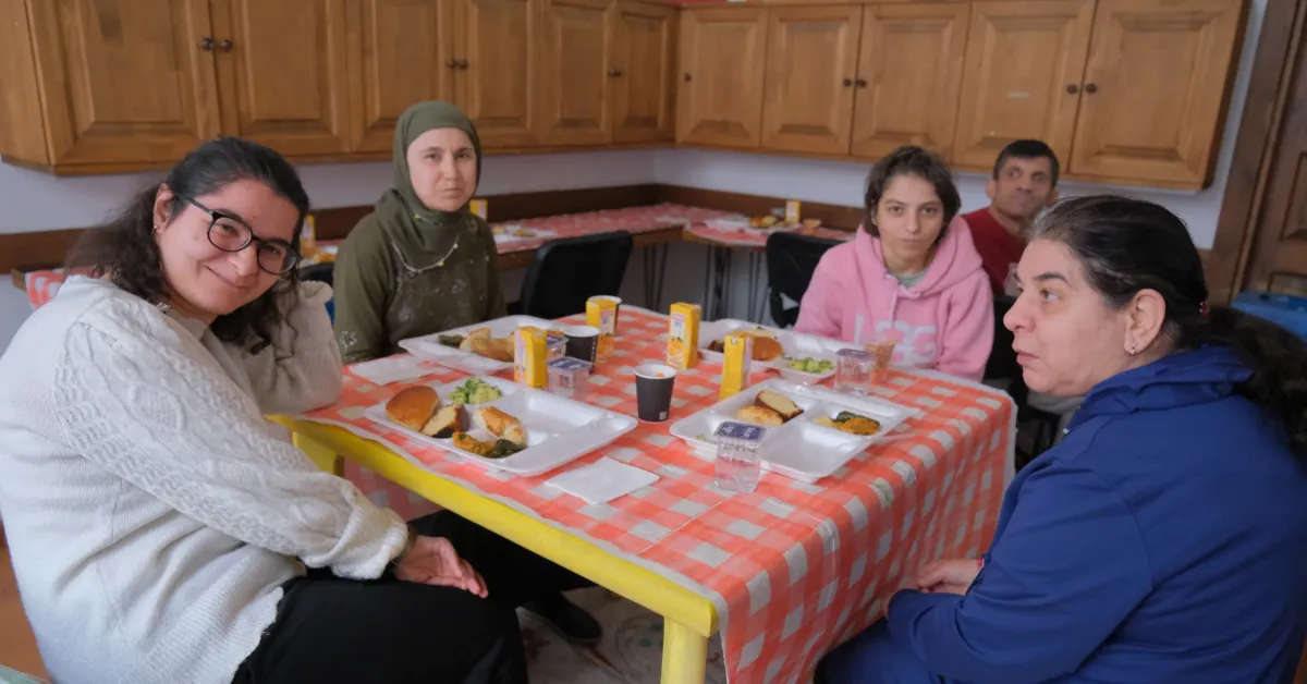 İnegöl Engelsiz Yaşam Merkezi'nde Yerli Malı Haftası Coşkuyla Kutlandı (6) Gencgazete