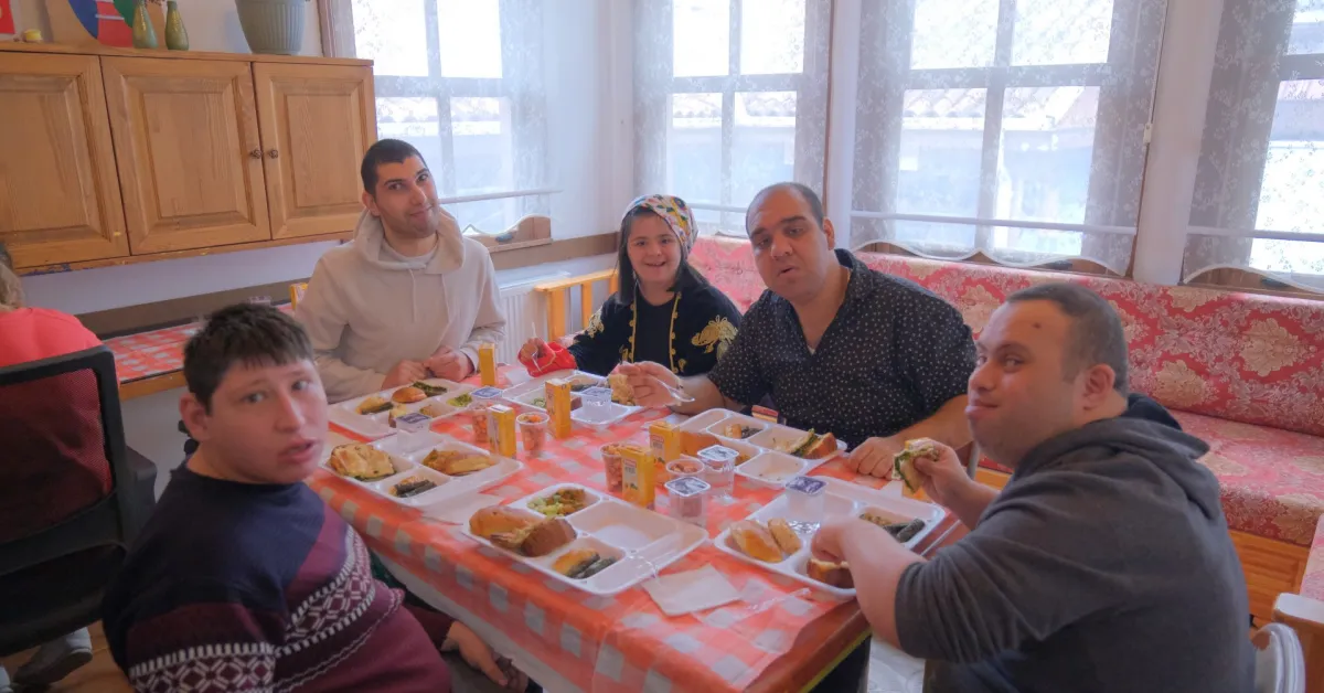 İnegöl Engelsiz Yaşam Merkezi'nde Yerli Malı Haftası Coşkuyla Kutlandı (7) Gencgazete