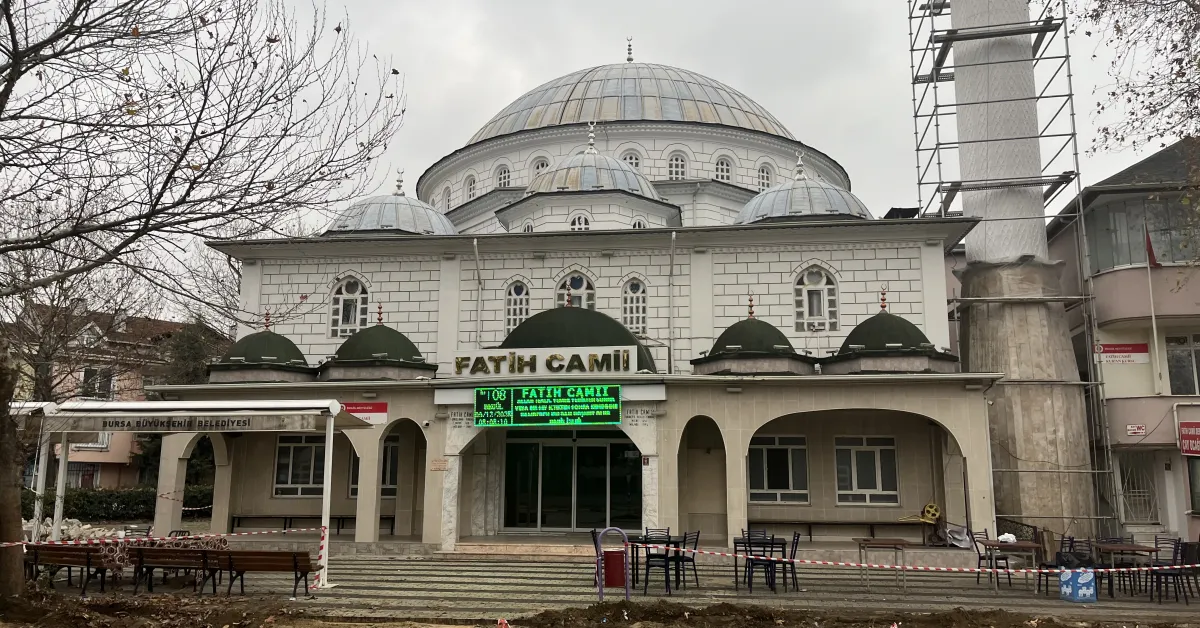 İnegöl Fatih Camii’nin Şadırvanı Ve Duvarları Yıkıldı! (6)