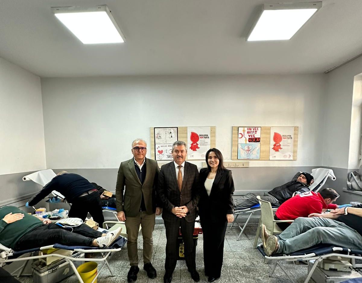 İnegöl Gazipaşa Ortaokulu Kan Bağışı Gençgazete (9)