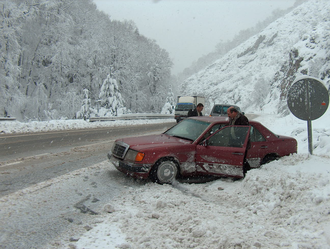İnegöl Kara Kışa Teslim Arşivden Haber 2008 Gençgazete (9)