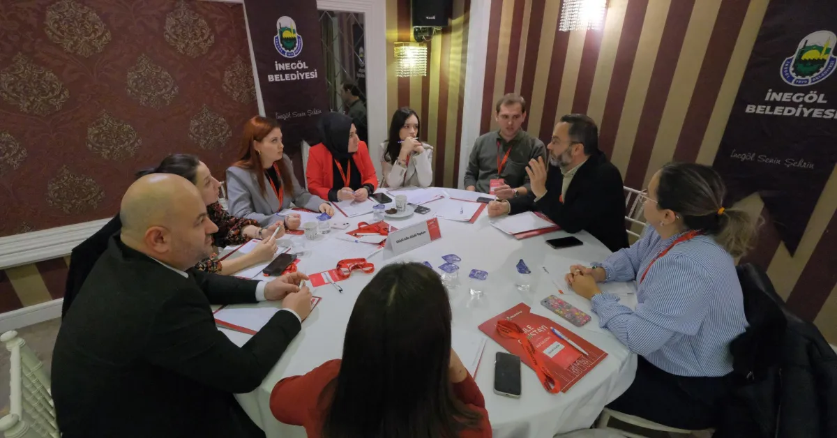İnegöl’de Aile Çalıştayı Düzenlendi 7 Başlık Masada (11)