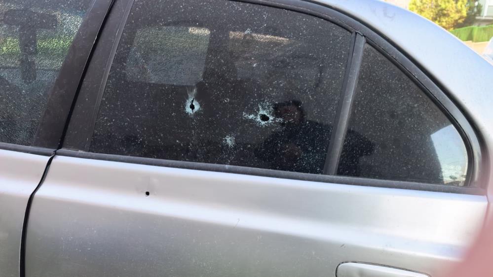 İnegöl'de Emanet Ettiği Aracı, Kurşunlandığını Görünce Şok Geçirdi! (2)