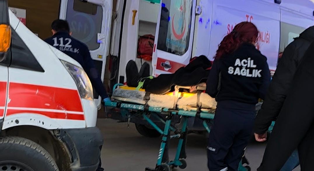 İnegöl’de Feci Kaza! 2 Kişi Hafif Yaralandı (2)