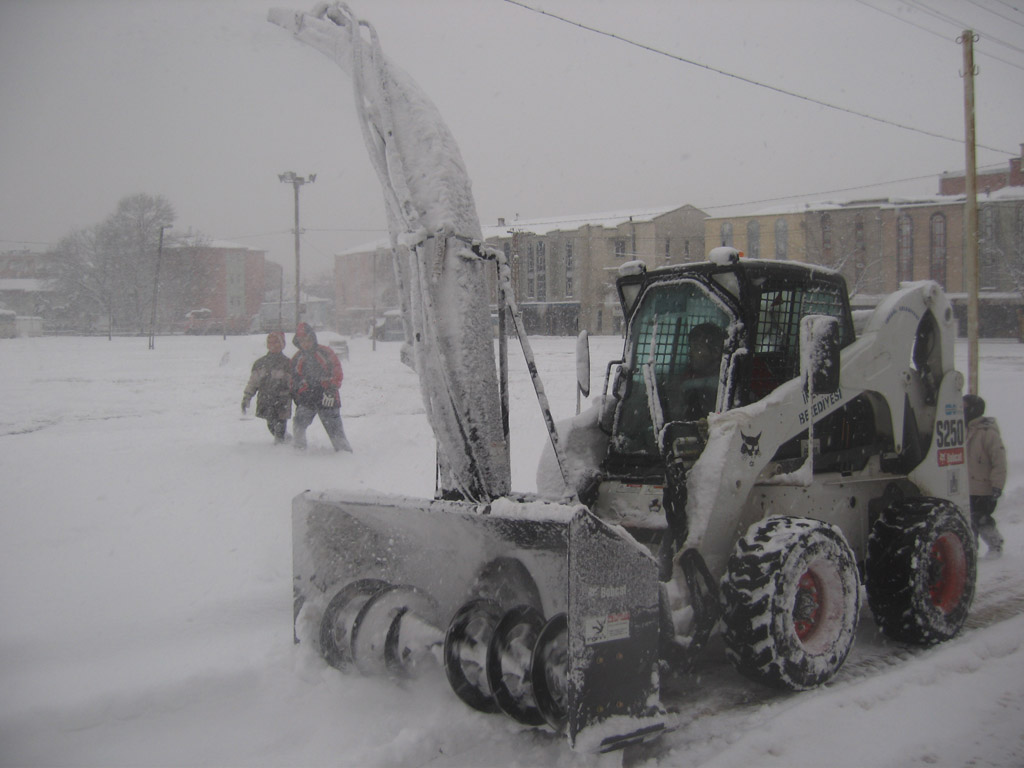 İnegöl’de Kar Hayatı Felç Etti Arşiv Haber 2008 Gençgazete (12)