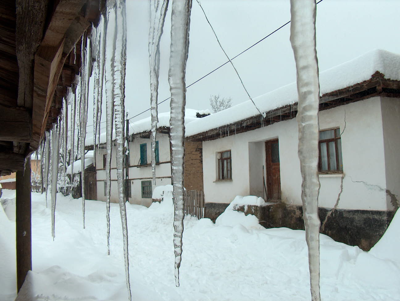 İnegöl’de Kar Hayatı Felç Etti Arşiv Haber 2008 Gençgazete (3)