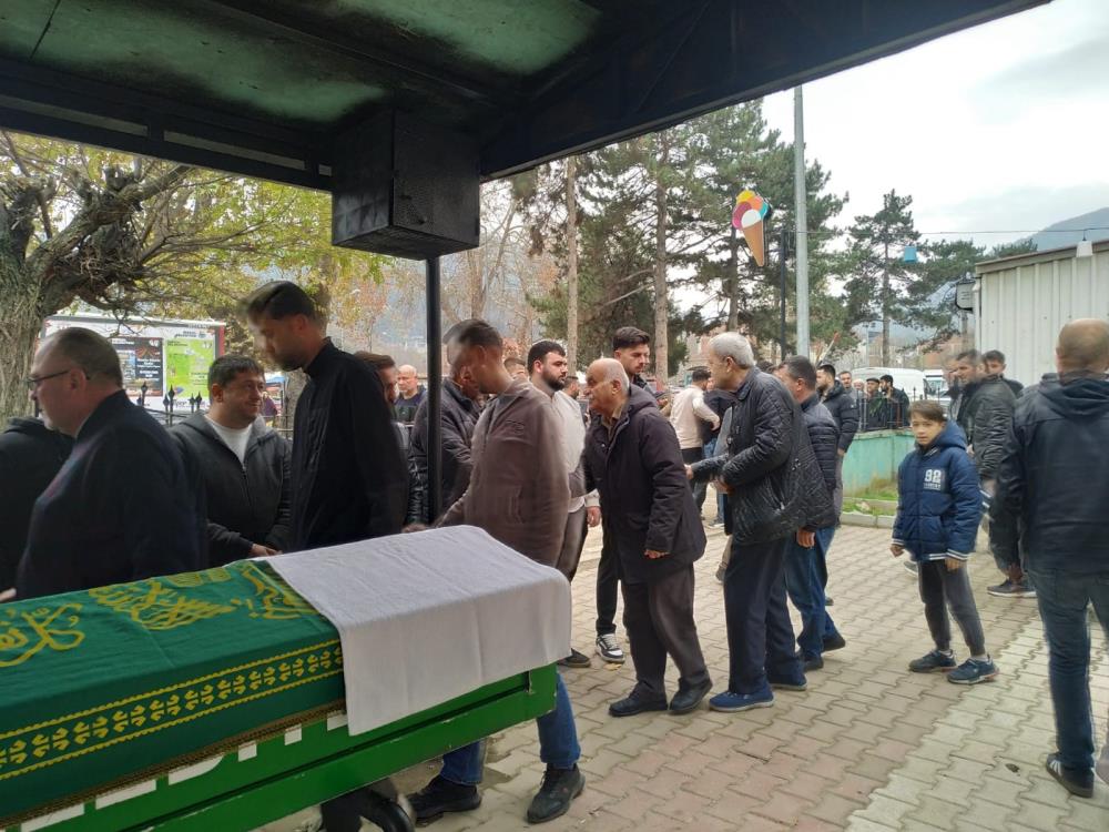 İnegöl’de Motosiklet Kazasında Hayatını Kaybeden Genç Son Yolculuğuna Uğurlandı! (4)