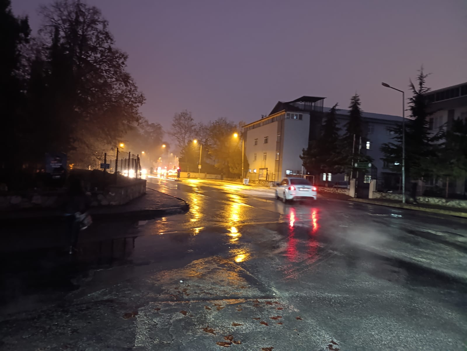 İnegöl’de Öğrenciler Karanlıkta Okula Gidiyor! Okullar Bölgesinde Aydınlatma Krizi (3)