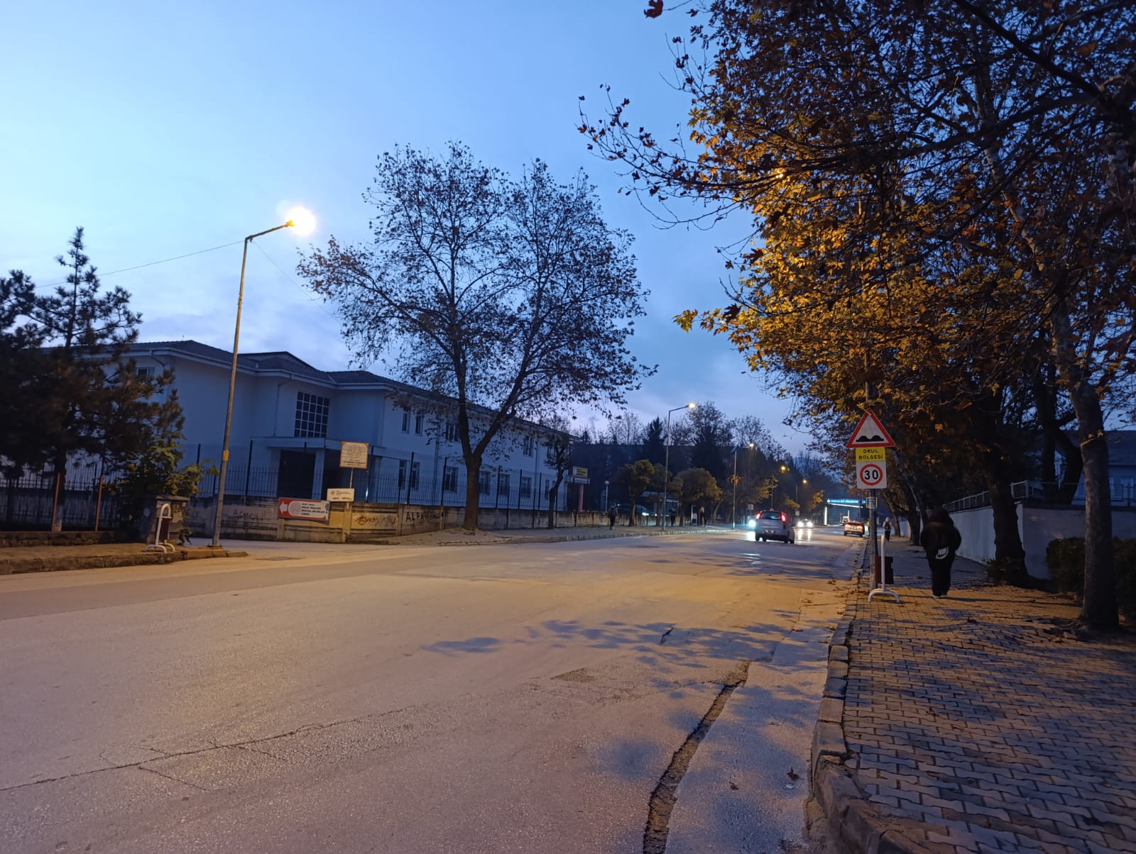 İnegöl’de Okullar Bölgesindeki Aydınlatma Sorunu Çözüldü! (2)