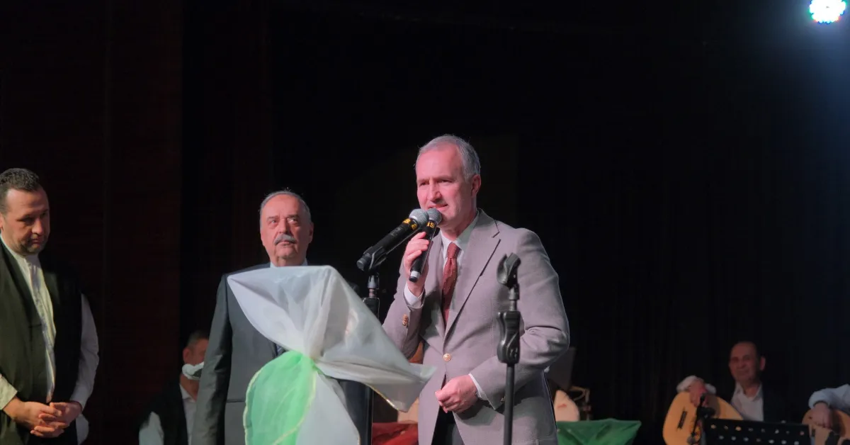 İnegöl’de Tasavvuf Rüzgarı Üç Aylar Konseri Gönülleri Mest Etti (6) Gencgazete