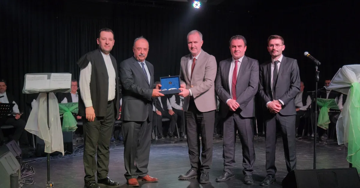 İnegöl’de Tasavvuf Rüzgarı Üç Aylar Konseri Gönülleri Mest Etti (7) Gencgazete