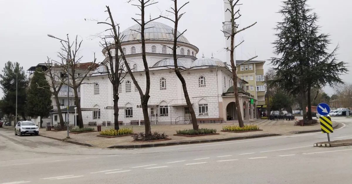 İnegöl'deki Fatih Camii'nde İlk Etap Tamamlandı (2)