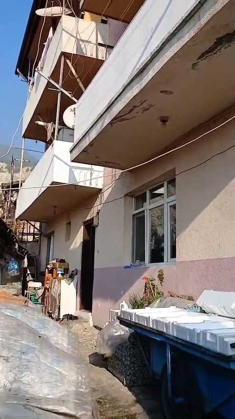 Karabük'te Bir Kişi Evinin Önünde Ölü Bulundu (3)