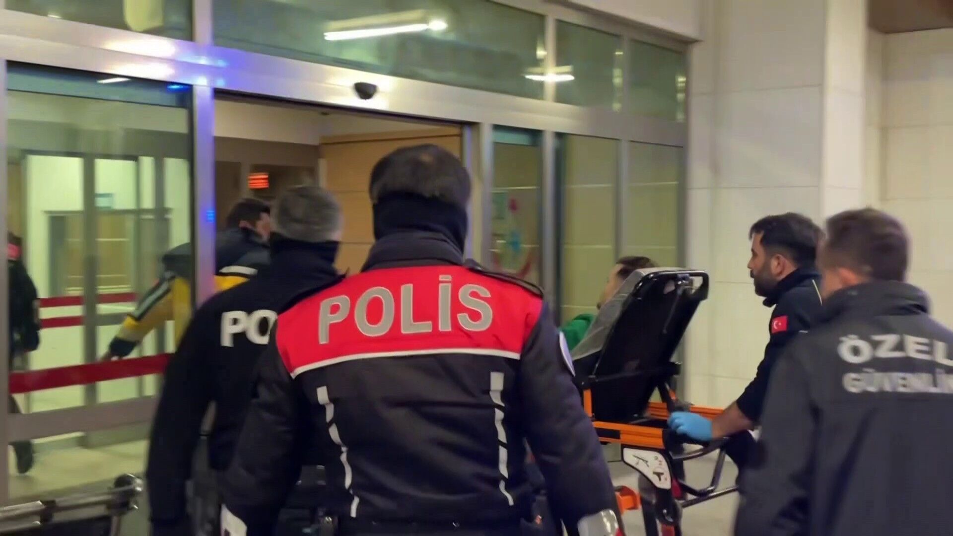 Karaman’da Sokak Ortasında Silahlı Saldırıya Uğrayan 24 Yaşındaki Şahıs Yaralandı. Saldırganın Yakalanması Için Çalışma Başlatıldı (2)